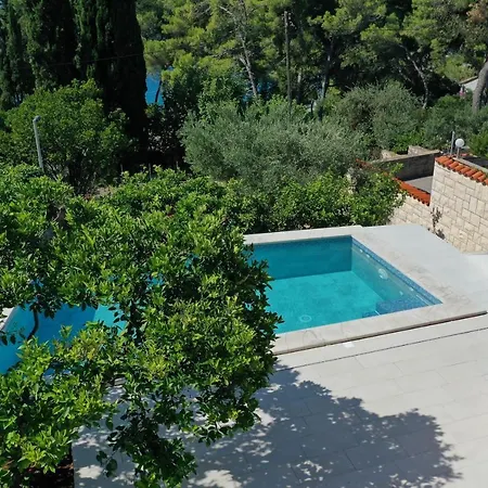 Beach House - With Heated Pool Appartamento *