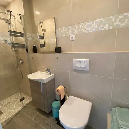 Beach House - With Heated Pool Appartamento *